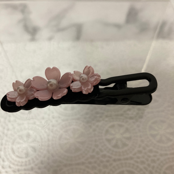 桜のピン留め　さくら　ハンドメイド　パール　挟むタイプのピン留め　ヘヤピン 2枚目の画像