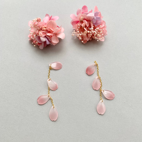 N.130 春のサークル ゆらゆら ドロップ ドライフラワー ピアス イヤリング ☆2way☆【桜×紫陽花×花びら】ドライフラワー ピアス・イヤリング