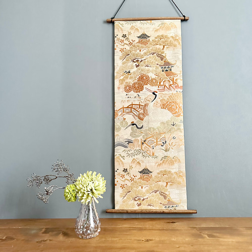 帯のタペストリー アンティークゴールドに鶴 着物リメイク インテリア
