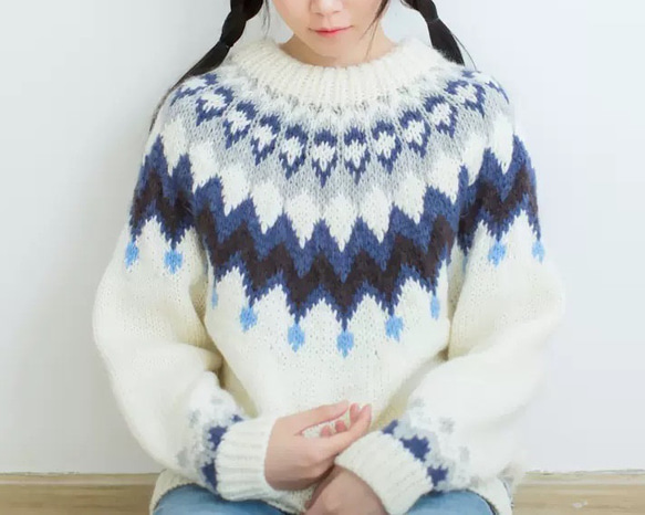 春秋冬 手編みセーター ニット ウール100％ 1枚目の画像