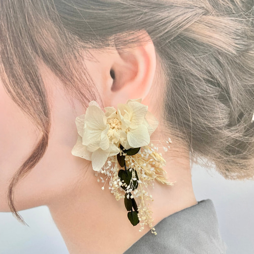 ☆creema限定☆【natural dark green(ミニ)】ドライフラワー ピアス