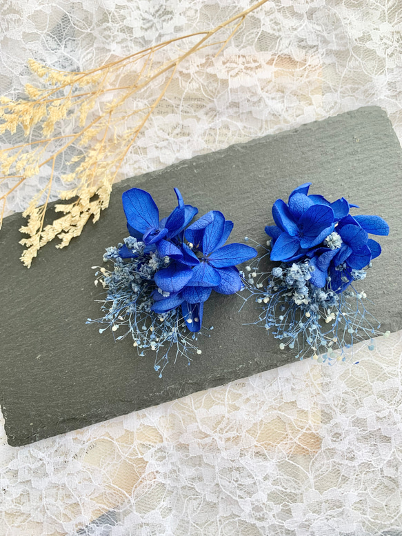 【natural royal blue(ミニ)】ドライフラワー　ピアス・イヤリング　ブライダル ウェディング 3枚目の画像