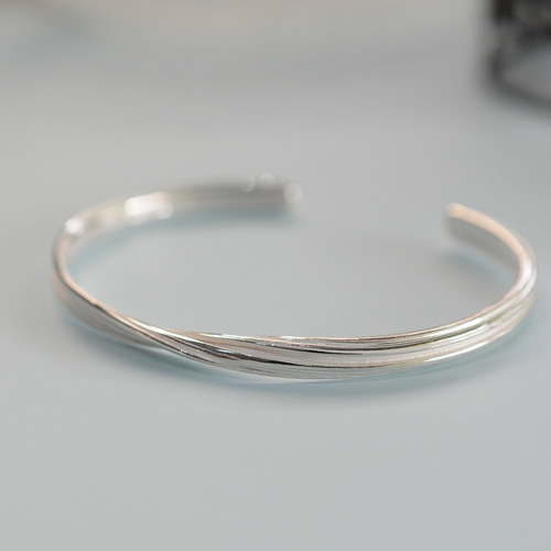 再販です✨ SILVER925 蜜ろう ひきめ シンプル バングル SHB2 蜜蝋 