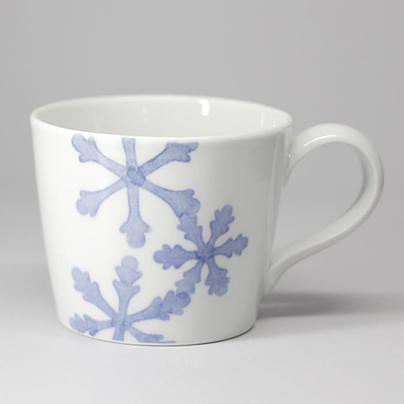 砥部焼 おしゃれ 「マグカップ（雪柄）」 コーヒーカップ コップ 陶器 手作り 窯元 素器工房 suki-109 3枚目の画像