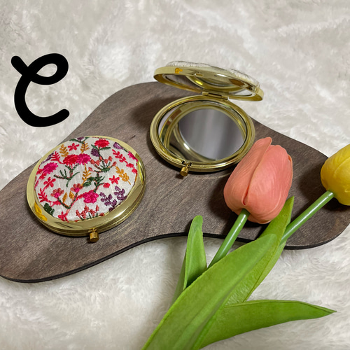 [ハンドメイド　ミラー] インド刺繍 両面コンパクトミラー 手鏡 mignon. 通販 17232026