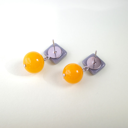 mame】北欧カラーのガラスピアス／イヤリング（gray） ピアス