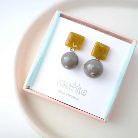 mame】北欧カラーのガラスピアス／イヤリング（caramel） ピアス