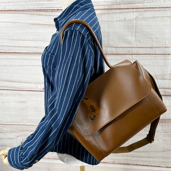 【大人気猫シリーズ】猫シルエット刺繍 2WAY仕様フェイクレザートートバッグ/ショルダーバッグ クラッチバック付き 7枚目の画像