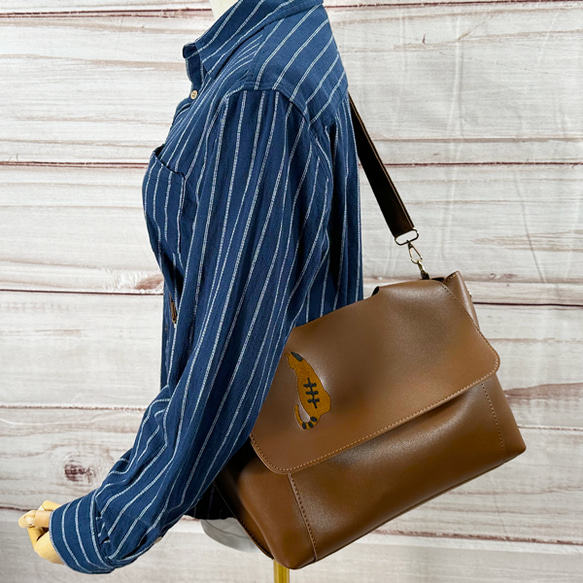 【大人気猫シリーズ】猫シルエット刺繍 2WAY仕様フェイクレザートートバッグ/ショルダーバッグ クラッチバック付き 8枚目の画像