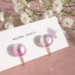 【春天新色】櫻花粉紅色和白色珍珠耳環 粉紅色金屬箔和淡水珍珠兩色耳環 第8張的照片