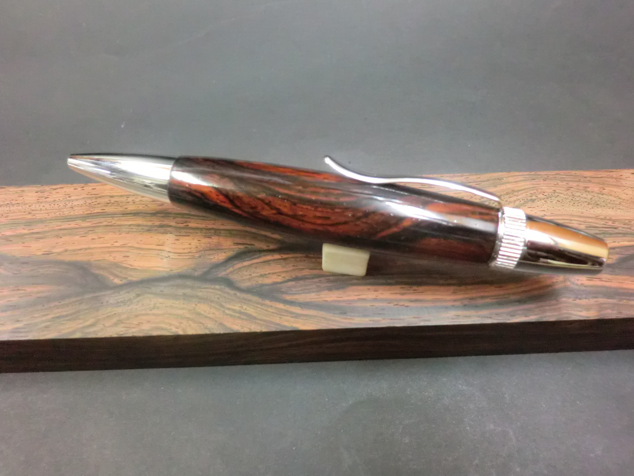 ブラジリアンローズウッド・パトリオットボールペン　ステーショナリー木材 ペン・筆記用具