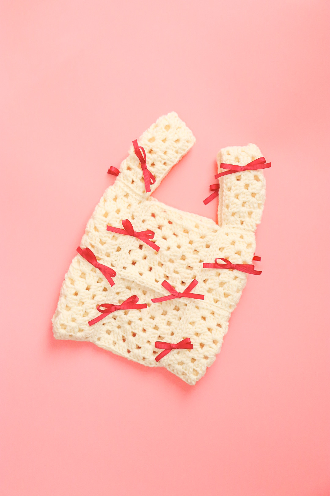 手編みバック ニットバック グラニースクエア 白 ピンク 手編み かぎ針編み