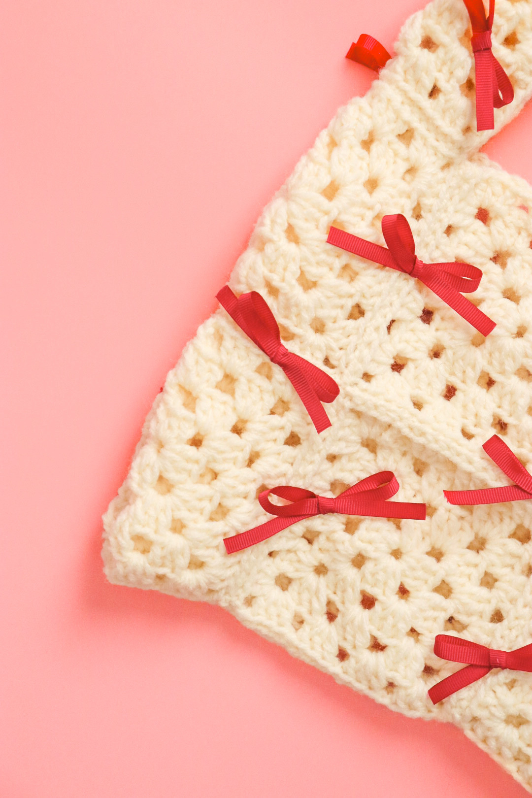 手編みバック ニットバック グラニースクエア 白 ピンク 手編み かぎ針編み