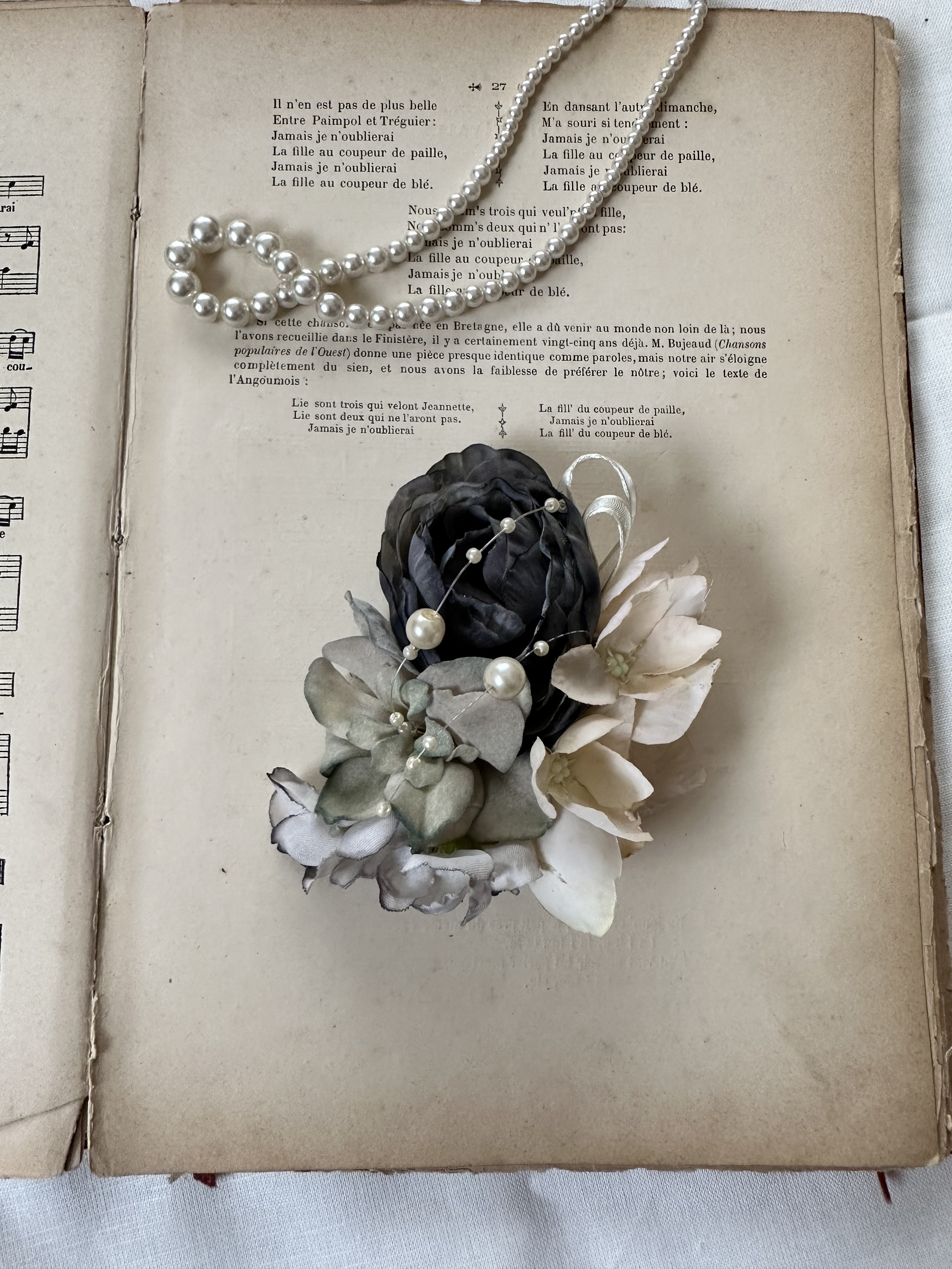 フレッシュグリーンストックコサージュ