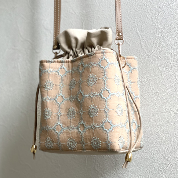⚮̈ミナペルホネン anemone beige ネリオバッグ あおり巾着バッグ 
