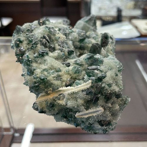 【希少原石/最強品質】緑水晶グリーンクォーツ＊シトリン共生＊　天然石クラスター 楽天市場】緑水晶 クラスター 原石 台座付属 一点物 送料無料