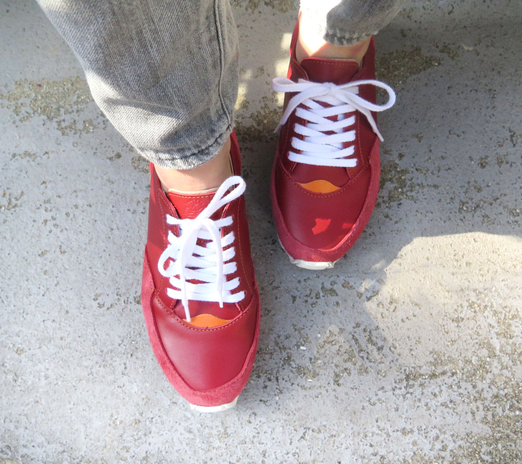 【ビタミンカラー！】スリムなのにゆったりな履き心地！本革大人ユニセックススニーカー/レッド×オレンジ