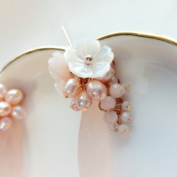 【春待ちピアス】白蝶貝の桜×ピンクの淡水パール×天然石とピンクカルセドニー 12枚目の画像