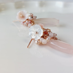 【春待ちピアス】白蝶貝の桜×ピンクの淡水パール×天然石とピンクカルセドニー 18枚目の画像