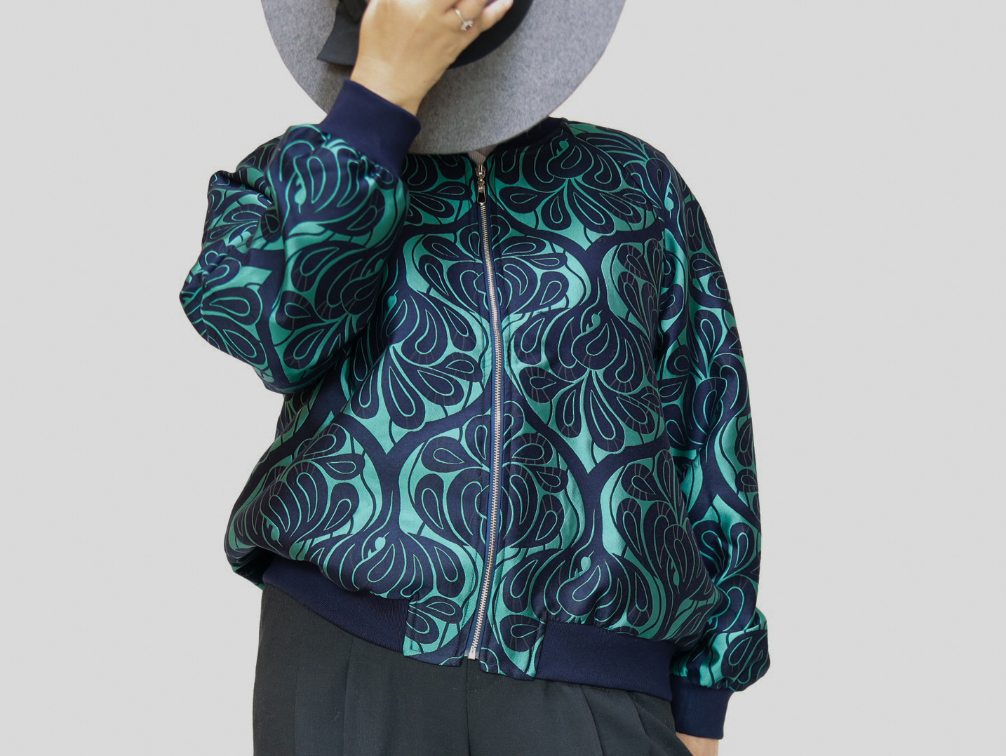 コベントガーデン グリーン　-ダマスク柄ブルゾン「送料無料」Mサイズ Lサイズ