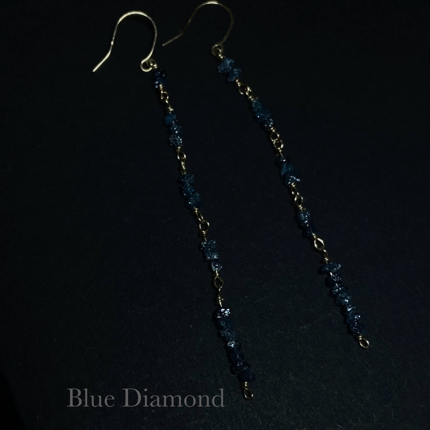 【送料無料】ブルーダイヤモンド✨原石　k10ピアス  no.130