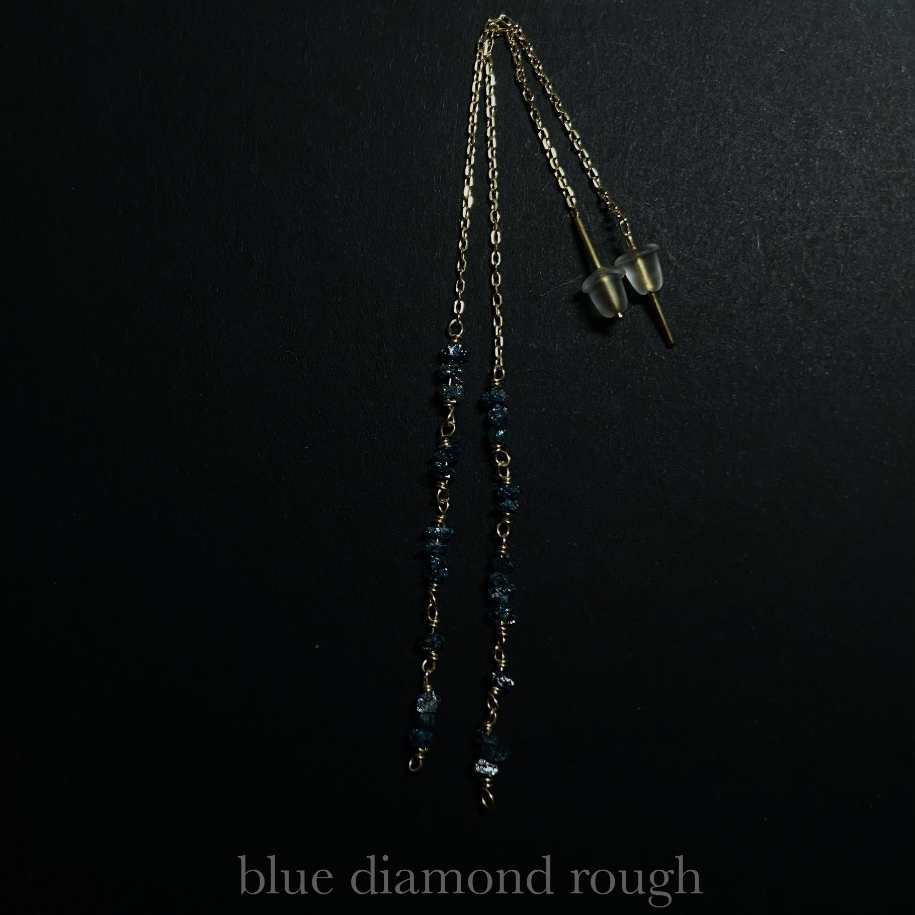 【送料無料】ブルーダイヤモンド✨原石　k10ピアス　no.131