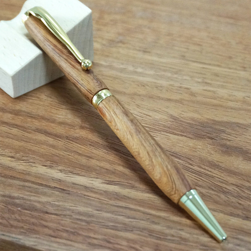 屋久杉回転式ボールペン（0228） 屋久杉 回転式ボールペン（3）（ペン皿付き）＜島屋工房＞ | JTBの