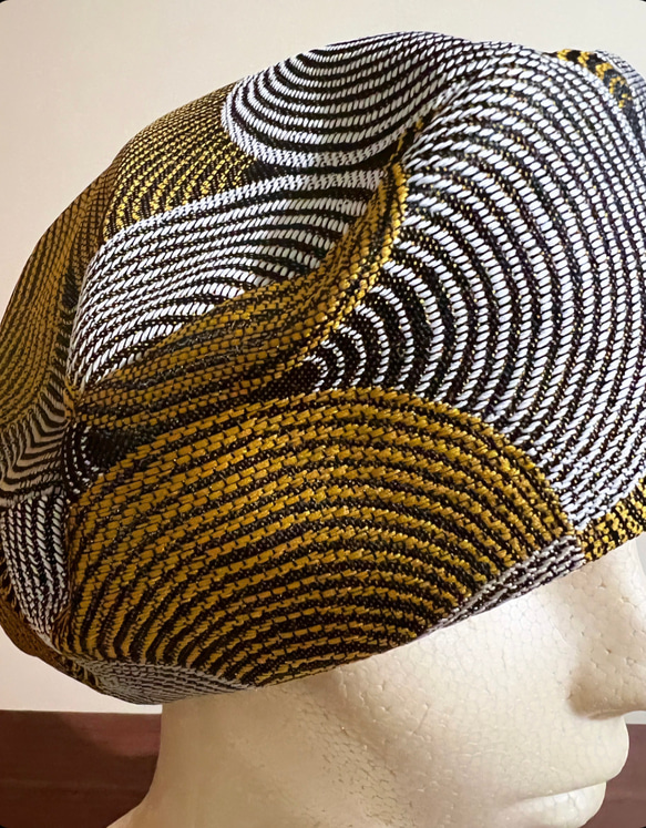 新作‼️カタチにこだわるベレー帽　フランス製高級ジャガード　ゴールド×シルバー 8枚目の画像