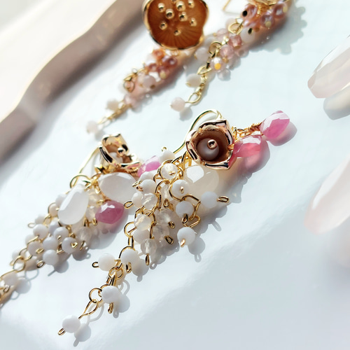 天然石のピアス】紅梅白梅 plum blossom ピアス（フック・チェーン 