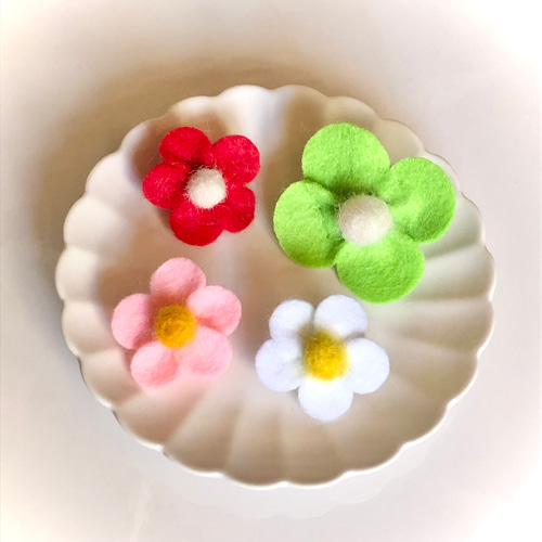 フェルト 花 ブローチ 3個 ＊選べるカラー ブローチ ちいさなうさぎ
