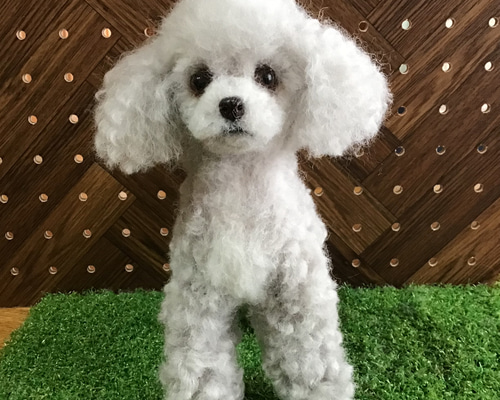 羊毛フェルト 犬 トイプードル シルバー 羊毛フェルト トイプードル【シルバー】の通販 by ついてる's