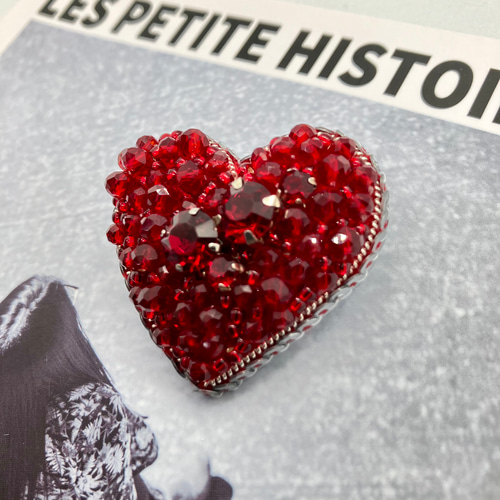 ビーズ刺繍ブローチ 赤 レッドハート 大人ハート ブローチ happa 通販