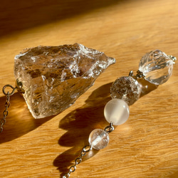 ヒマラヤスモーキー水晶（ラフカット）と活性加工ビーズのペンデュラム  天然石ペンデュラム スモーキークォーツ 4枚目の画像
