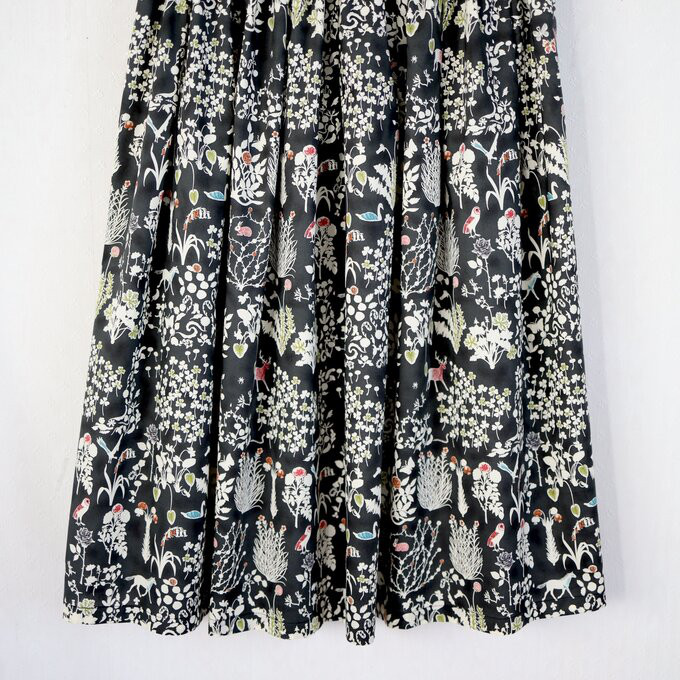 リバティ＊タックロングスカート