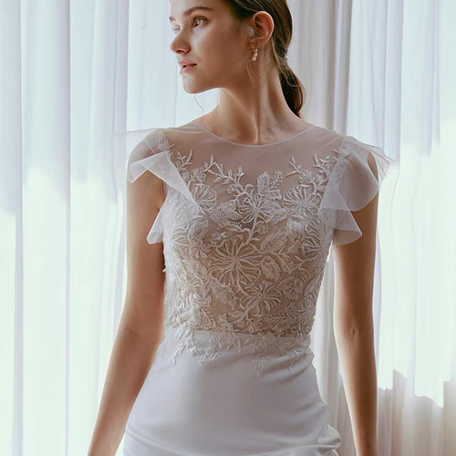 バックV フレア袖 ソフトマーメイド ウエディングドレス 前撮り バックV フレア袖 ソフトマーメイド ウエディングドレス 前撮り