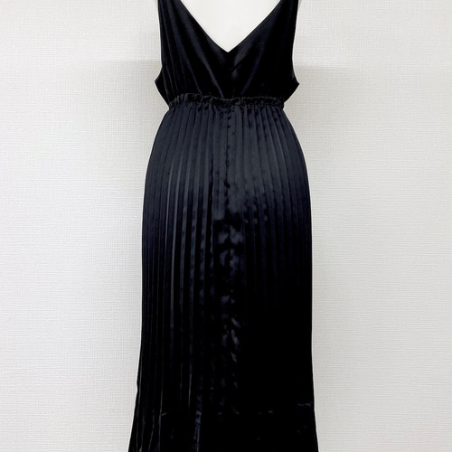 Satin Pleats Flare Cami-Onepiece（Black） ブラック 黒 ストリート