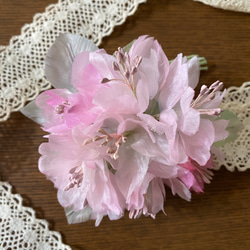 布花　コサージュ　色付いた八重桜　染め花 1枚目の画像