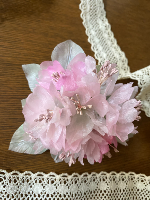 布花　コサージュ　色付いた八重桜　染め花 6枚目の画像