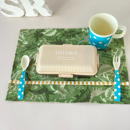 ハンドメイド　ランチョンマット　格子柄　葉っぱ　北欧風　40×60 水色2種 サイズが選べる☆北欧テイストのおしゃれでかっこいいランチョンマット