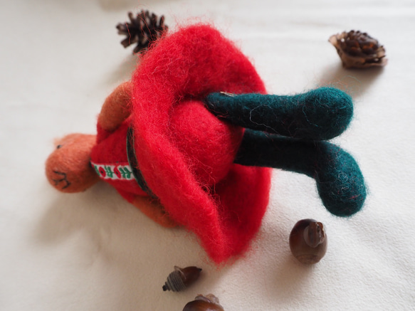 リスの女の子 赤いドレス 羊毛フェルト 7枚目の画像