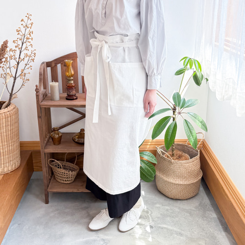 ギャルソンエプロン【白】ロング(80cm丈)カフェスタイルの ギャルソンエプロン【白】ロング(80cm丈)カフェスタイルの