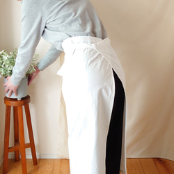 ギャルソンエプロン【白】ロング（80cm丈）カフェスタイルの腰巻きコットンエプロン 3枚目の画像