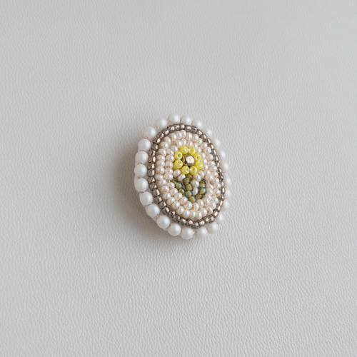一輪のお花 イエロー ビーズ刺繍ブローチ ブローチ m.iro 通販