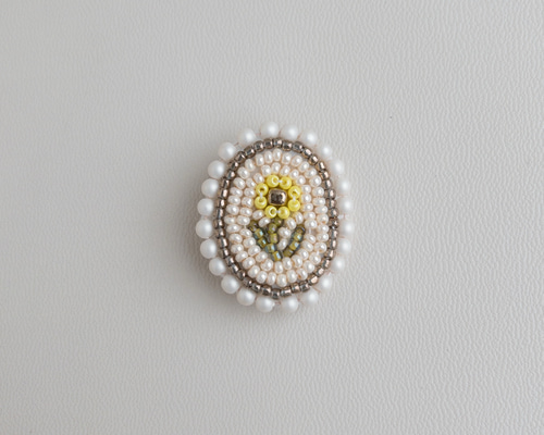 一輪のお花 イエロー ビーズ刺繍ブローチ ブローチ m.iro 通販
