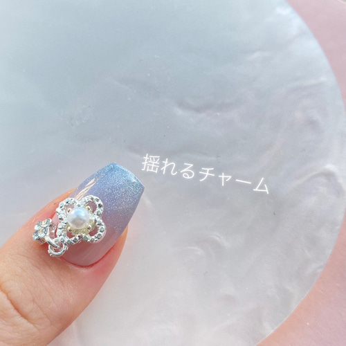 くすみブルー 韓国ネイル マグネットネイル お花 シルバー ピンク 水色