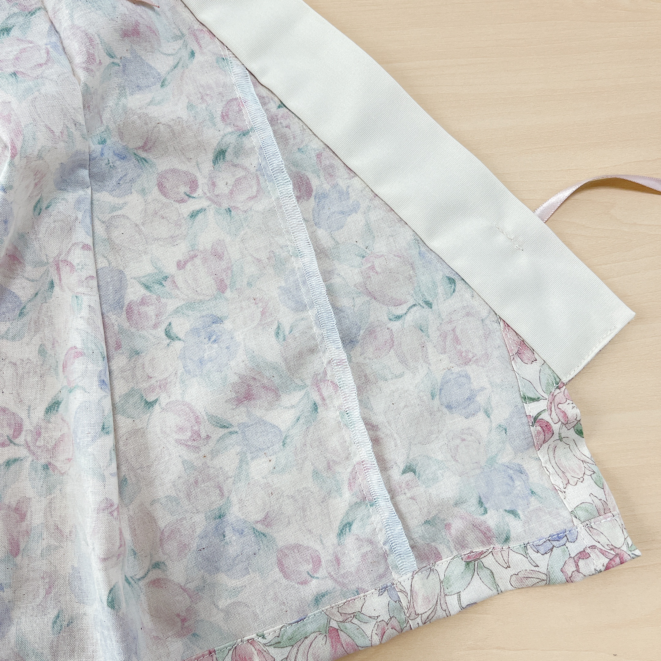 送料無料【80 】ベビー袴　チューリップ✖︎白色の袴