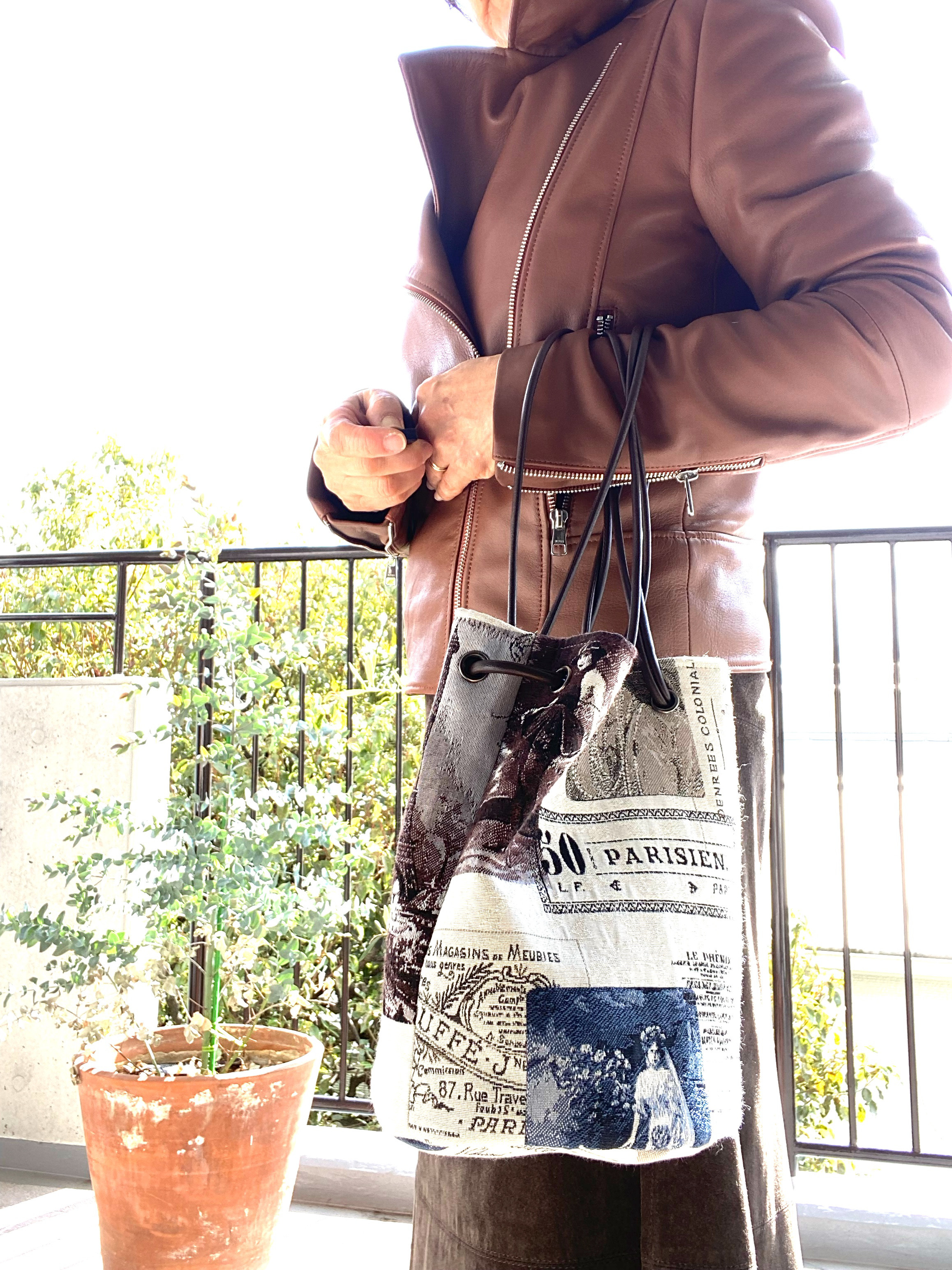 輸入ジャガード　楕円底巾着バッグ