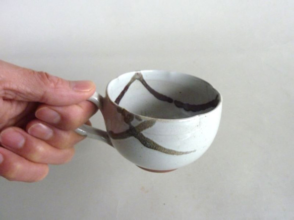 コーヒーカップ（乳白釉の上にトルコブルー） 6枚目の画像