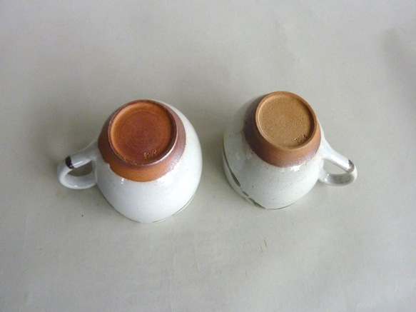 コーヒーカップ（乳白釉の上にトルコブルー） 4枚目の画像