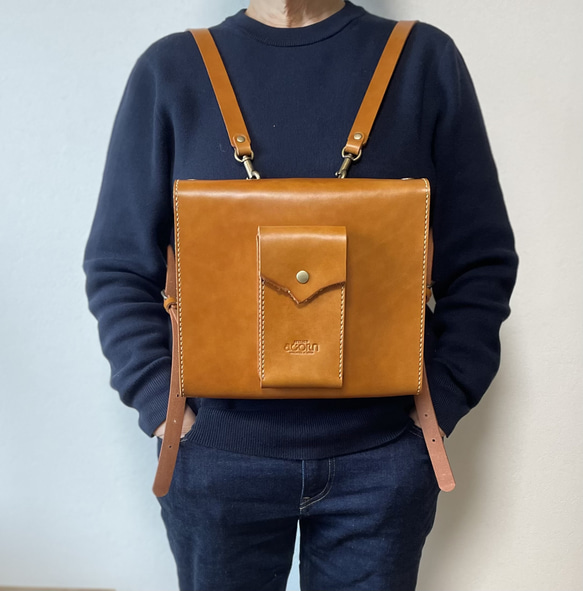 30%OFF】ヌメ革 リュック 前持ち バイカラー キャメル 30%OFF】ヌメ革 リュック 前持ち バイカラー キャメル
